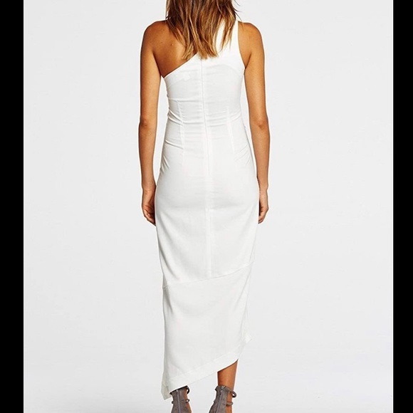 White Dress (never worn) - Picture 2 of 5